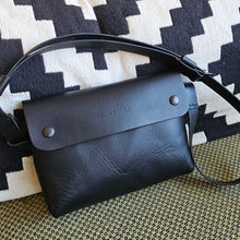 Load image into Gallery viewer, vegetable tanned leather, leather bag, black leather, handmade bags, made in prague, leather accossories, made with love