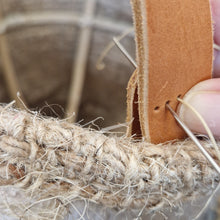 Load image into Gallery viewer, juta light, hand made light, lampa, juta lampa, sustainable brand, závěsná lampa, juta recycling