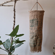Load image into Gallery viewer, juta light, hand made light, lampa, juta lampa, sustainable brand, závěsná lampa, juta recycling