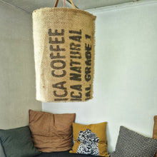 Load image into Gallery viewer, juta light, hand made light, lampa, juta lampa, sustainable brand, závěsná lampa, juta recycling