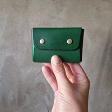 Load image into Gallery viewer, MINIPENĚ,MINIPENE, kožená mini peněženka, leather wallet, mini wallet, vegetable tanned leather, unisex wallet, handmade wallet, handmade leather wallet