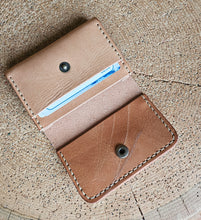 Načíst obrázek do prohlížeče Galerie, leather wallet, vegetable tanned leather, tuscany leather, mini wallet, kožená peněženka, malá peněženka, kožený výrobek, petevesela, tvorim,
