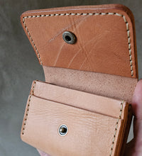 Načíst obrázek do prohlížeče Galerie, leather wallet, vegetable tanned leather, tuscany leather, mini wallet, kožená peněženka, malá peněženka, kožený výrobek, petevesela, tvorim,