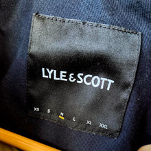 Načíst obrázek do prohlížeče Galerie, upcycling fashion, upcycling from prague, upcycling clothing, upcycling sweater, Jesus screen print patch, Jesus screen print, upcycling brand, upcycling with love, upcyklovaný svetr, upcyklace s laskou, sitotisk Jezis, svetr s potiskem, upcyklovaná móda, upcyklovana moda,