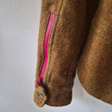 Načíst obrázek do prohlížeče Galerie, upcycling fashion, upcycling from prague, upcycling clothing, upcycling sweater, Jesus screen print patch, Jesus screen print, upcycling brand, upcycling with love, upcyklovaný svetr, upcyklace s laskou, sitotisk Jezis, svetr s potiskem, upcyklovaná móda, upcyklovana moda,