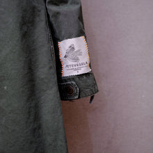 Načíst obrázek do prohlížeče Galerie, upcycling fashion, upcycling from prague, upcycling clothing, upcycling sweater, Jesus screen print patch, Jesus screen print, upcycling brand, upcycling with love, upcyklovaný svetr, upcyklace s laskou, sitotisk Jezis, svetr s potiskem, upcyklovaná móda, upcyklovana moda,