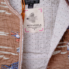 Načíst obrázek do prohlížeče Galerie, upcycling fashion, upcycling from prague, upcycling clothing, upcycling sweater, Jesus screen print patch, Jesus screen print, upcycling brand, upcycling with love, upcyklovaný svetr, upcyklace s laskou, sitotisk Jezis, svetr s potiskem, upcyklovaná móda, upcyklovana moda,