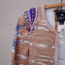 Načíst obrázek do prohlížeče Galerie, upcycling fashion, upcycling from prague, upcycling clothing, upcycling sweater, Jesus screen print patch, Jesus screen print, upcycling brand, upcycling with love, upcyklovaný svetr, upcyklace s laskou, sitotisk Jezis, svetr s potiskem, upcyklovaná móda, upcyklovana moda,