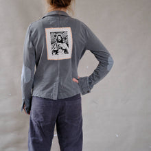 Načíst obrázek do prohlížeče Galerie, upcycling fashion, upcycling from prague, upcycling clothing, upcycling sweater, Jesus screen print patch, Jesus screen print, upcycling brand, upcycling with love, upcyklovaný svetr, upcyklace s laskou, sitotisk Jezis, svetr s potiskem, upcyklovaná móda, upcyklovana moda,