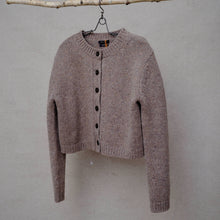 Načíst obrázek do prohlížeče Galerie, upcycling fashion, upcycling from prague, upcycling clothing, upcycling sweater, Jesus screen print patch, Jesus screen print, upcycling brand, upcycling with love, upcyklovaný svetr, upcyklace s laskou, sitotisk Jezis, svetr s potiskem, upcyklovaná móda, upcyklovana moda,