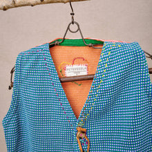 Načíst obrázek do prohlížeče Galerie, upcycling fashion, upcycling from prague, upcycling clothing, upcycling sweater, Jesus screen print patch, Jesus screen print, upcycling brand, upcycling with love, upcyklovaný svetr, upcyklace s laskou, sitotisk Jezis, svetr s potiskem, upcyklovaná móda, upcyklovana moda,