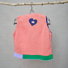 Načíst obrázek do prohlížeče Galerie, upcycling fashion, upcycling from prague, upcycling clothing, upcycling sweater, Jesus screen print patch, Jesus screen print, upcycling brand, upcycling with love, upcyklovaný svetr, upcyklace s laskou, sitotisk Jezis, svetr s potiskem, upcyklovaná móda, upcyklovana moda,