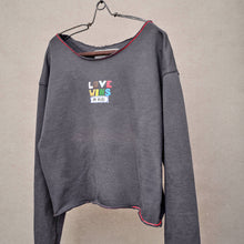 Načíst obrázek do prohlížeče Galerie, upcycling fashion, upcycling from prague, upcycling clothing, upcycling sweater, Jesus screen print patch, Jesus screen print, upcycling brand, upcycling with love, upcyklovaný svetr, upcyklace s laskou, sitotisk Jezis, svetr s potiskem, upcyklovaná móda, upcyklovana moda,