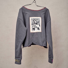 Načíst obrázek do prohlížeče Galerie, upcycling fashion, upcycling from prague, upcycling clothing, upcycling sweater, Jesus screen print patch, Jesus screen print, upcycling brand, upcycling with love, upcyklovaný svetr, upcyklace s laskou, sitotisk Jezis, svetr s potiskem, upcyklovaná móda, upcyklovana moda,