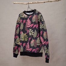 Načíst obrázek do prohlížeče Galerie, upcycling fashion, upcycling from prague, upcycling clothing, upcycling sweater, Jesus screen print patch, Jesus screen print, upcycling brand, upcycling with love, upcyklovaný svetr, upcyklace s laskou, sitotisk Jezis, svetr s potiskem, upcyklovaná móda, upcyklovana moda,