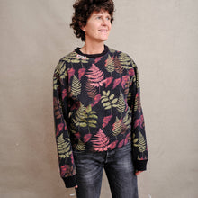 Načíst obrázek do prohlížeče Galerie, upcycling fashion, upcycling from prague, upcycling clothing, upcycling sweater, Jesus screen print patch, Jesus screen print, upcycling brand, upcycling with love, upcyklovaný svetr, upcyklace s laskou, sitotisk Jezis, svetr s potiskem, upcyklovaná móda, upcyklovana moda,