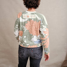 Načíst obrázek do prohlížeče Galerie, upcycling fashion, upcycling from prague, upcycling clothing, upcycling sweater, Jesus screen print patch, Jesus screen print, upcycling brand, upcycling with love, upcyklovaný svetr, upcyklace s laskou, sitotisk Jezis, svetr s potiskem, upcyklovaná móda, upcyklovana moda,