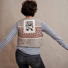 Načíst obrázek do prohlížeče Galerie, upcycling fashion, upcycling from prague, upcycling clothing, upcycling sweater, Jesus screen print patch, Jesus screen print, upcycling brand, upcycling with love, upcyklovaný svetr, upcyklace s laskou, sitotisk Jezis, svetr s potiskem, upcyklovaná móda, upcyklovana moda,