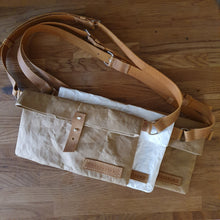 Load image into Gallery viewer, LEDVINKA PAPER PETE VESELA