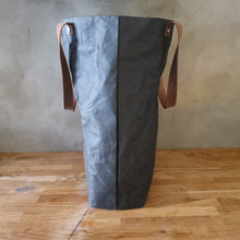 Load image into Gallery viewer, WASHPAPER IN HAND/SHOULDER