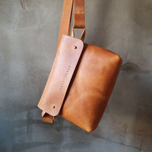 Load image into Gallery viewer, vegetable tanned leather, vegetable tanned leather handbag, cognac leather, leather cross bag, leather hip bag, cognac leather bag, leather craft, leather handmade bag