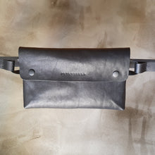 Load image into Gallery viewer, NEW ALL BLACK 28 – OPASKOVÁ SPONA LEDVINKA