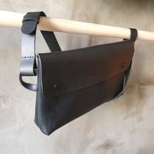 Load image into Gallery viewer, NEW ALL BLACK 28 – BELT BUCKLE