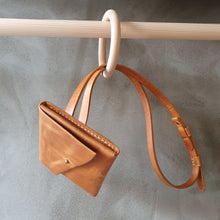 Načíst obrázek do prohlížeče Galerie, . KOŇAK DO PASU .