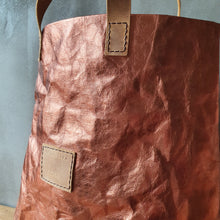 Load image into Gallery viewer, WASHPAPER IN HAND/SHOULDER