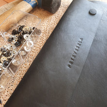 Load image into Gallery viewer, NEW ALL BLACK 28 – BELT BUCKLE