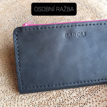 Načíst obrázek do prohlížeče Galerie, ručně šitá kožená peněženka, vegetable tanned leather wallet, kožená peněženka, ruční výroba, dámská peněženka, dámská kožená peněženka, handmade peněženka, leather handcraft, eco friendly packaging