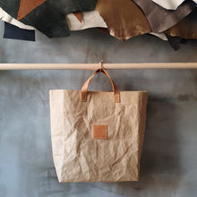 Load image into Gallery viewer, WASHPAPER IN HAND/SHOULDER