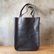 Načíst obrázek do prohlížeče Galerie, . NA RAMENO . kožená