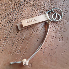 Load image into Gallery viewer, leather keyholder, leather accesories, small leather things, vegetabletanned leather, leather brand, key holder, klíčenka, kožená klíčenka, kožené doplňky