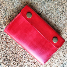 Load image into Gallery viewer, pouzdro na tabák, ručně šité pouzdro tabáček, tabaterka, leather cigarette case