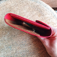 Load image into Gallery viewer, pouzdro na tabák, ručně šité pouzdro tabáček, tabaterka, leather cigarette case