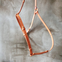 Načíst obrázek do prohlížeče Galerie, ruční výroba, handmade leather good, z kůže, kožené Body harness, kožené kšandy, vegetable leather, třísločiněná kůže