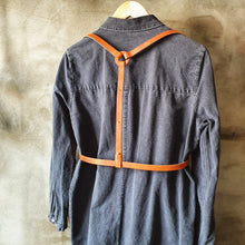 Načíst obrázek do prohlížeče Galerie, ruční výroba, handmade leather good, z kůže, kožené Body harness, kožené kšandy, vegetable leather, třísločiněná kůže