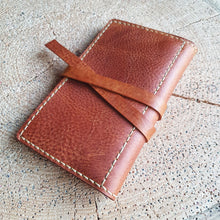 Load image into Gallery viewer, pouzdro na tabák, ručně šité pouzdro tabáček, tabaterka, leather cigarette case