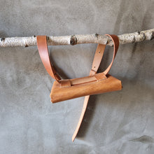 Load image into Gallery viewer, ledvinka, kozena ledvinka, stylová ledvinka, třísločiněný ledvinka, třísločiněná kůže, hipbag