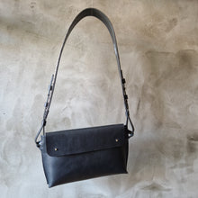 Load image into Gallery viewer, leatherbag, leather indian bag, hand made in Prague, leather handcraft, leather hipbag, indian style, modanow, leatherstyle