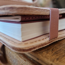 Načíst obrázek do prohlížeče Galerie, diary 2023, leather diary 2023, hand made diary 2023, kožený diář 2023, ručně vyrobený kožený diář 2023, kožený diář,