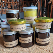 Načíst obrázek do prohlížeče Galerie, balzam na kuzi, leather balm, natural leather balm,prirodni balzam na kuzi,balzam na usen, prirodni mazani na usen