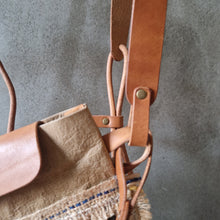 Load image into Gallery viewer, upcyklace, upcycling, juta material, washpaper, upcycling bag, juta, recyklace materiálů