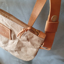 Load image into Gallery viewer, . CROSS . pratelný papír