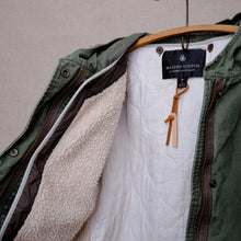 Načíst obrázek do prohlížeče Galerie, upcycling fashion, upcycling from prague, upcycling clothing, upcycling sweater, Jesus screen print patch, Jesus screen print, upcycling brand, upcycling with love, upcyklovaný svetr, upcyklace s laskou, sitotisk Jezis, svetr s potiskem, upcyklovaná móda, upcyklovana moda,
