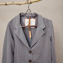 Načíst obrázek do prohlížeče Galerie, upcycling fashion, upcycling from prague, upcycling clothing, upcycling sweater, Jesus screen print patch, Jesus screen print, upcycling brand, upcycling with love, upcyklovaný svetr, upcyklace s laskou, sitotisk Jezis, svetr s potiskem, upcyklovaná móda, upcyklovana moda,
