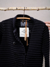 Načíst obrázek do prohlížeče Galerie, upcycling fashion, upcycling from prague, upcycling clothing, upcycling sweater, Jesus screen print patch, Jesus screen print, upcycling brand, upcycling with love, upcyklovaný svetr, upcyklace s laskou, sitotisk Jezis, svetr s potiskem, upcyklovaná móda, upcyklovana moda,
