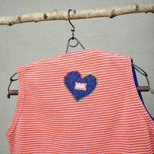 Načíst obrázek do prohlížeče Galerie, upcycling fashion, upcycling from prague, upcycling clothing, upcycling sweater, Jesus screen print patch, Jesus screen print, upcycling brand, upcycling with love, upcyklovaný svetr, upcyklace s laskou, sitotisk Jezis, svetr s potiskem, upcyklovaná móda, upcyklovana moda,
