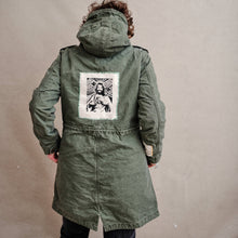 Načíst obrázek do prohlížeče Galerie, upcycling fashion, upcycling from prague, upcycling clothing, upcycling sweater, Jesus screen print patch, Jesus screen print, upcycling brand, upcycling with love, upcyklovaný svetr, upcyklace s laskou, sitotisk Jezis, svetr s potiskem, upcyklovaná móda, upcyklovana moda,
